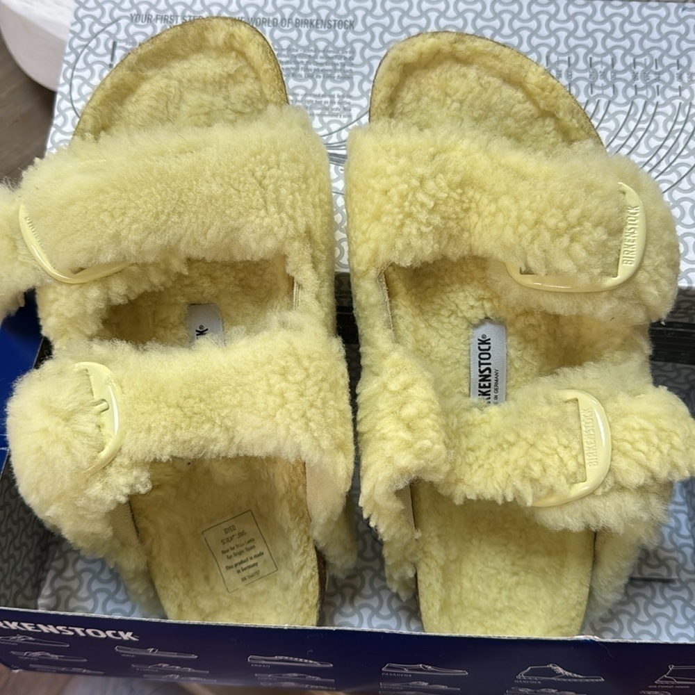 Birkenstock Arizona Teddy Big Buckle Yellow Shearling Sandals 38 39 Narrow NIB - Picture 2 of 10